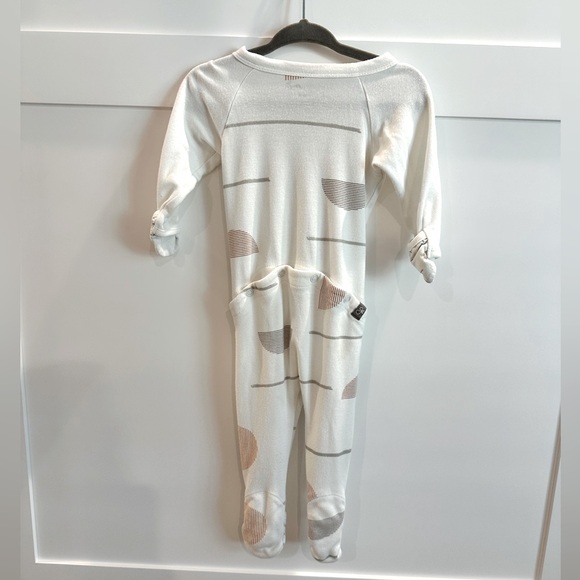 Goumi Onesie/footie - neutral - Picture 2 of 2